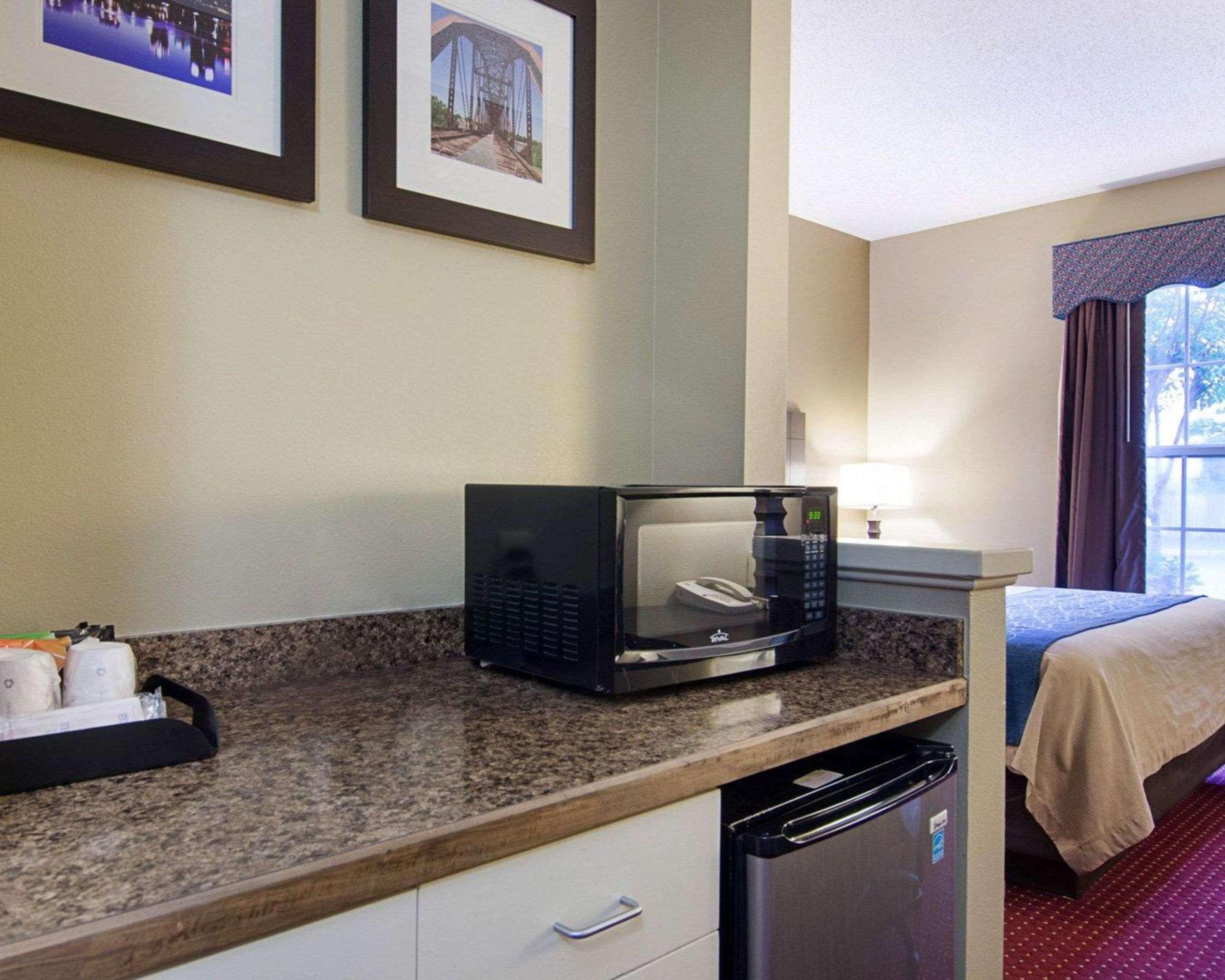 Quality Inn & Suites Little Rock West Buitenkant foto