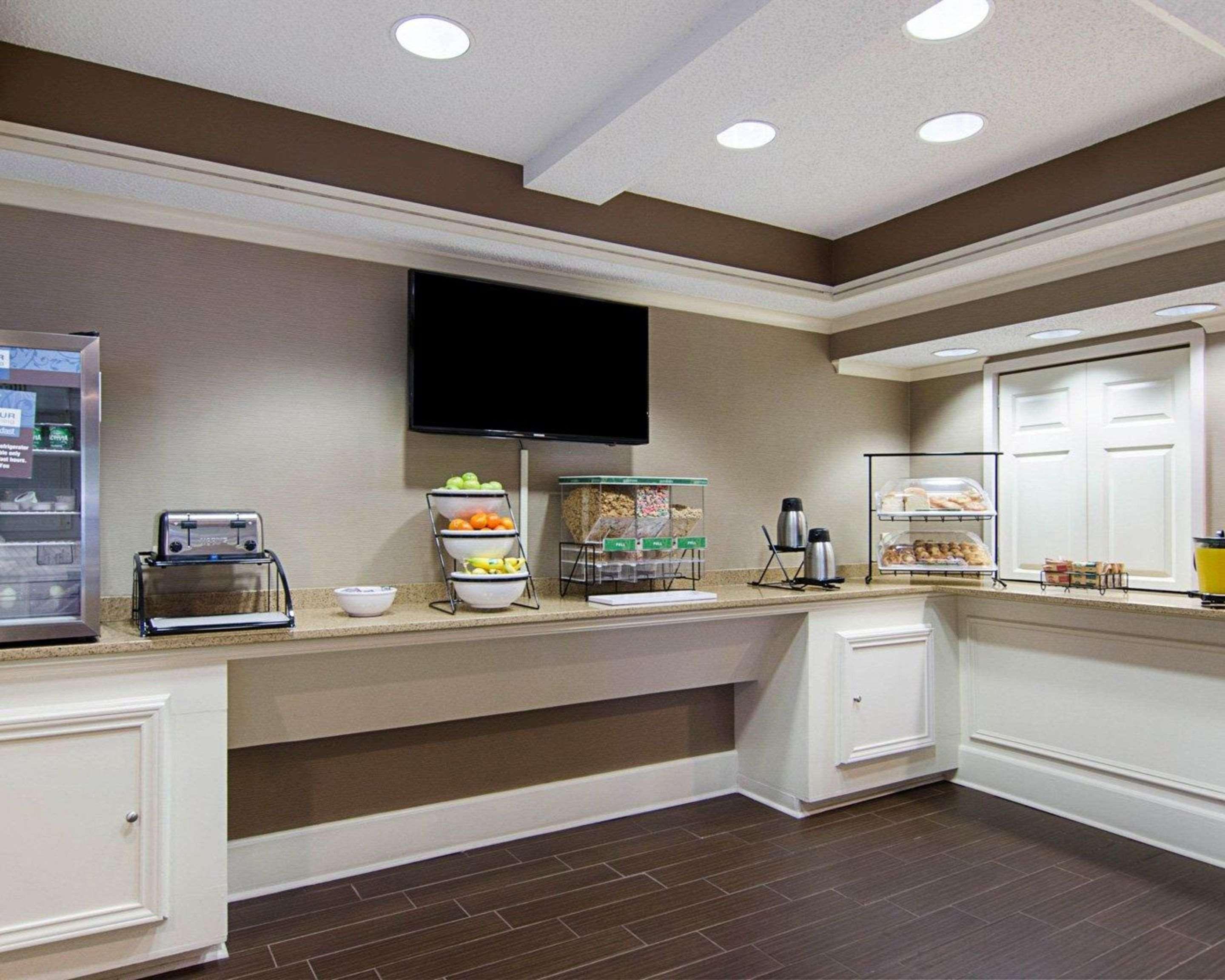Quality Inn & Suites Little Rock West Buitenkant foto