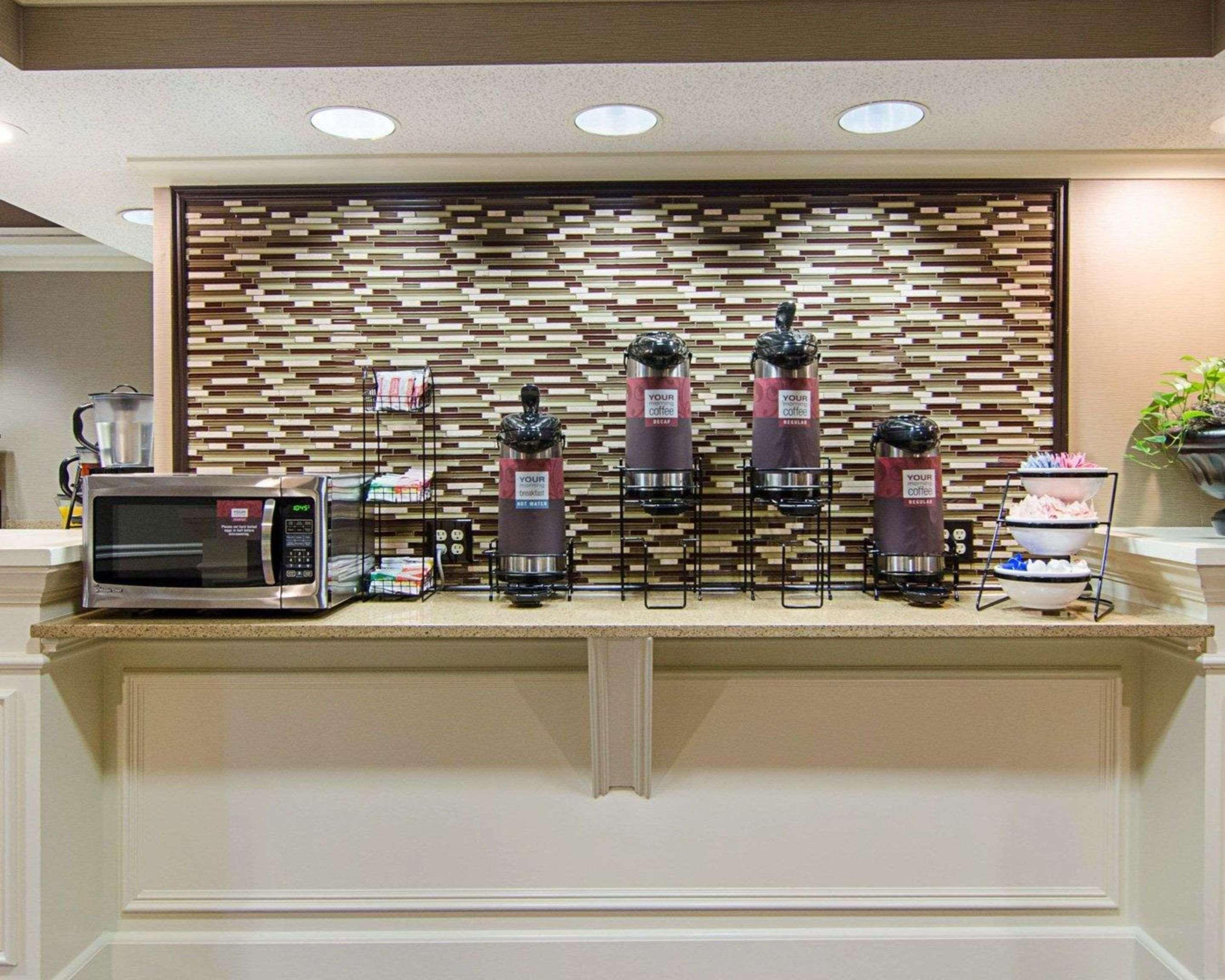Quality Inn & Suites Little Rock West Buitenkant foto