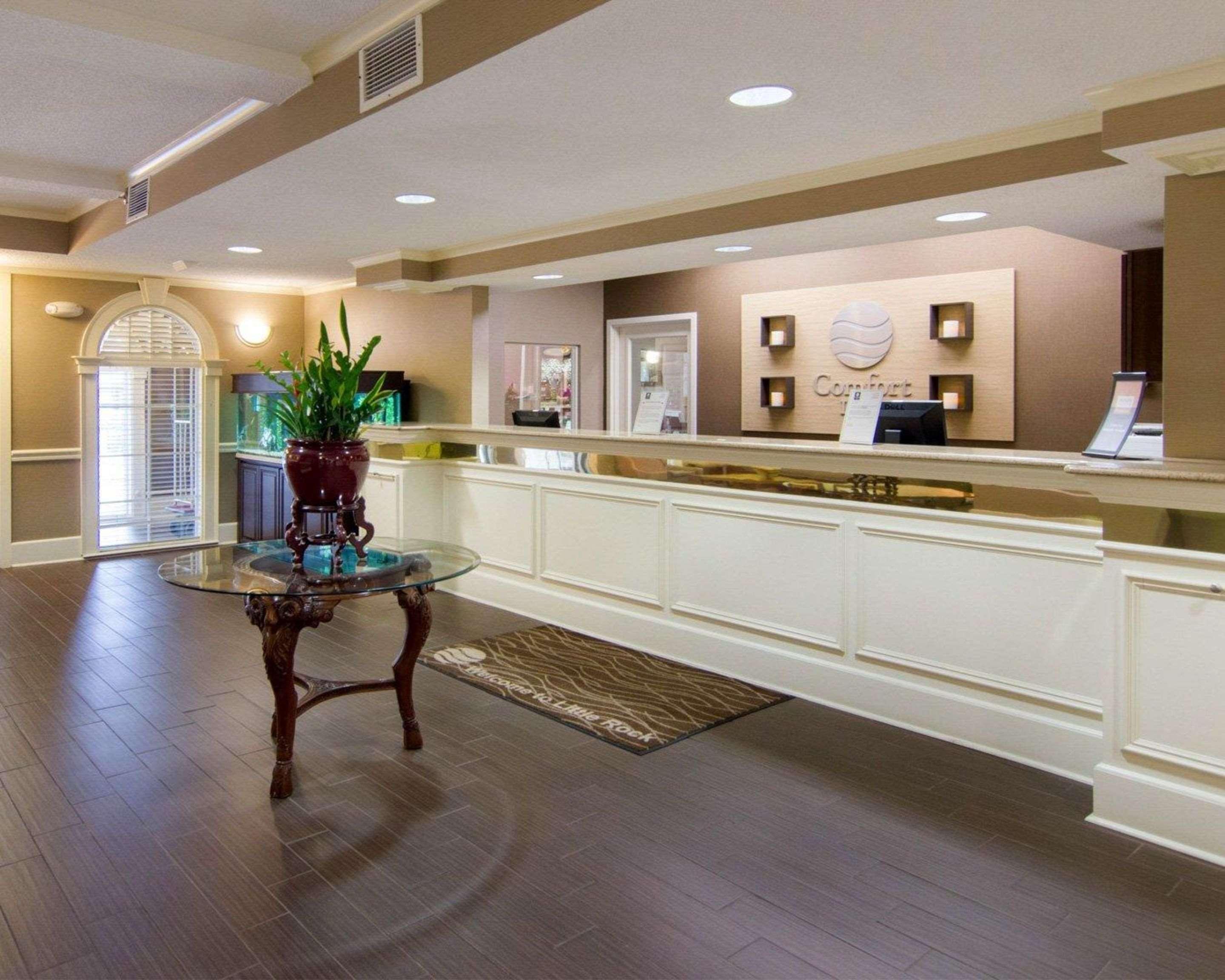 Quality Inn & Suites Little Rock West Buitenkant foto